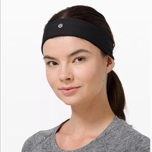Lululemon Fly Away Tamer Headband